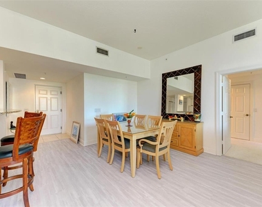 800 N Tamiami Trail - Photo Thumbnail 21