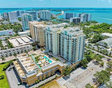 800 N Tamiami Trail - Photo Thumbnail 3