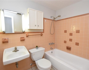 1424 Phyllis Street - Photo Thumbnail 18