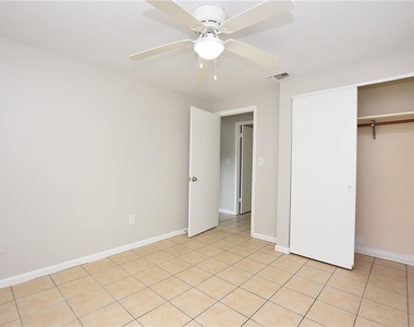 1424 Phyllis Street - Photo Thumbnail 16