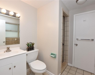 1424 Phyllis Street - Photo Thumbnail 12