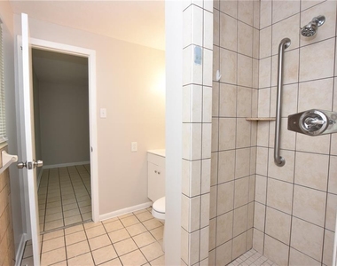 1424 Phyllis Street - Photo Thumbnail 13