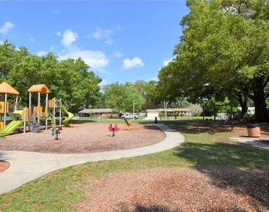 1424 Phyllis Street - Photo Thumbnail 29