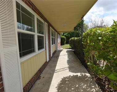 1424 Phyllis Street - Photo Thumbnail 24