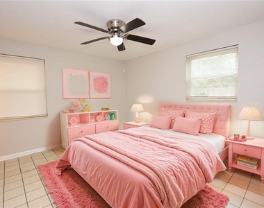 1424 Phyllis Street - Photo Thumbnail 14