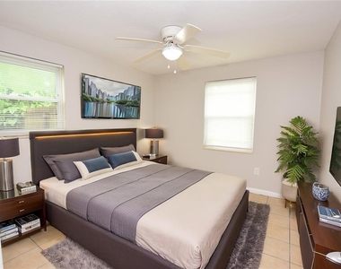 1424 Phyllis Street - Photo Thumbnail 10