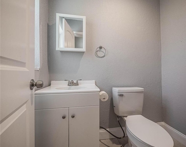 2414 Avenue A Terrace Nw - Photo Thumbnail 15