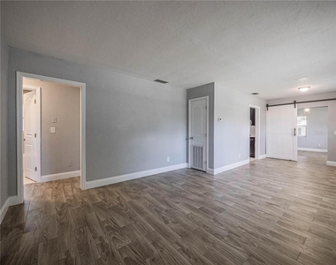 2414 Avenue A Terrace Nw - Photo Thumbnail 3
