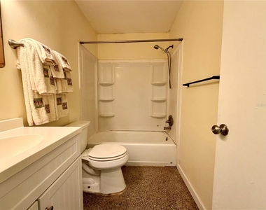 513 Avenue J Se - Photo Thumbnail 4