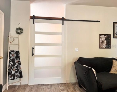 11607 Nw 18th Place - Photo Thumbnail 5
