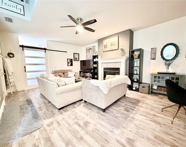 11607 Nw 18th Place - Photo Thumbnail 6