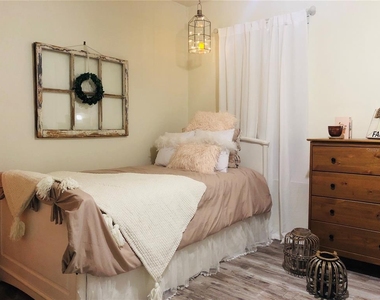 11607 Nw 18th Place - Photo Thumbnail 10