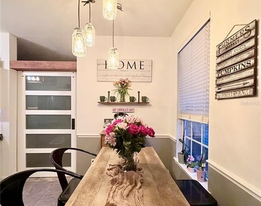 11607 Nw 18th Place - Photo Thumbnail 4