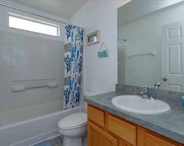 2628 Hemingway Avenue - Photo Thumbnail 12