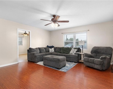 1003 Dora Avenue - Photo Thumbnail 2