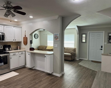 2811 Poinciana Court - Photo Thumbnail 1