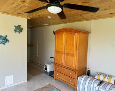 2811 Poinciana Court - Photo Thumbnail 19