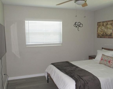 2811 Poinciana Court - Photo Thumbnail 14