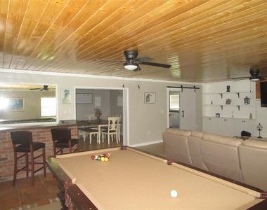 2811 Poinciana Court - Photo Thumbnail 8