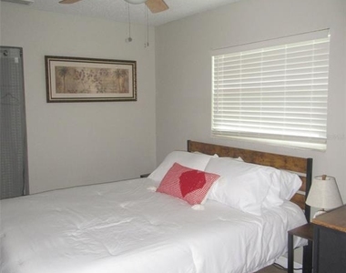 2811 Poinciana Court - Photo Thumbnail 11