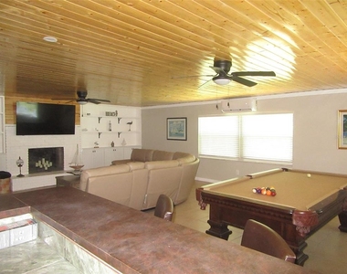 2811 Poinciana Court - Photo Thumbnail 10