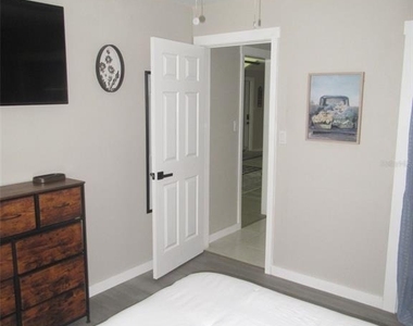 2811 Poinciana Court - Photo Thumbnail 18