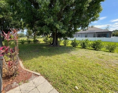 1472 Neapolitan Road - Photo Thumbnail 3