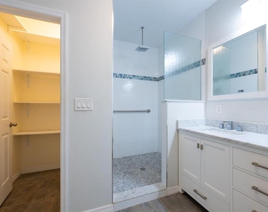 12235 Sw Kingsway Circle - Photo Thumbnail 5