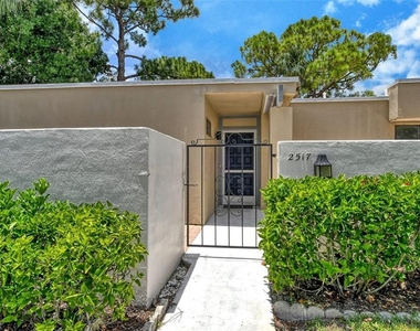 2517 Glebe Farm Close - Photo Thumbnail 2
