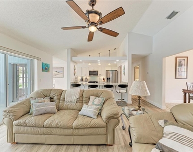 405 Bayside Lane - Photo Thumbnail 11