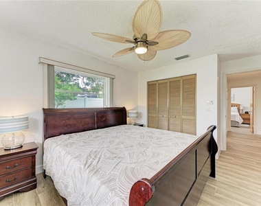 405 Bayside Lane - Photo Thumbnail 41