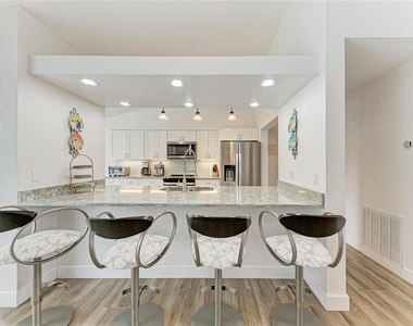 405 Bayside Lane - Photo Thumbnail 17