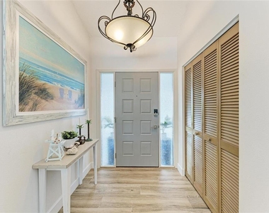 405 Bayside Lane - Photo Thumbnail 5