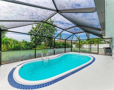 405 Bayside Lane - Photo Thumbnail 54