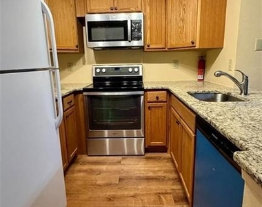 19505 Quesada Avenue - Photo Thumbnail 8