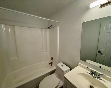 408 57th Avenue Drive E - Photo Thumbnail 13