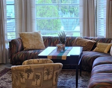 468 Harland Street - Photo Thumbnail 4