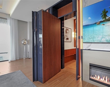 1591 Gulf Of Mexico Drive - Photo Thumbnail 9