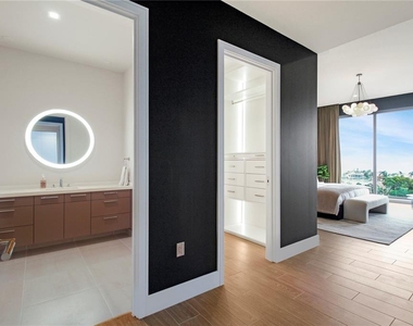 1591 Gulf Of Mexico Drive - Photo Thumbnail 45