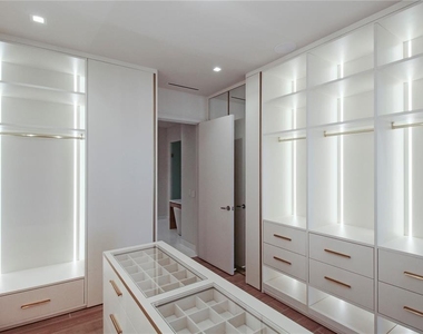 1591 Gulf Of Mexico Drive - Photo Thumbnail 30