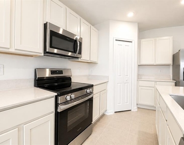 5153 Green Belt Drive - Photo Thumbnail 10