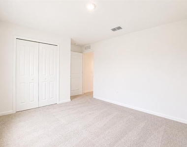 5153 Green Belt Drive - Photo Thumbnail 16