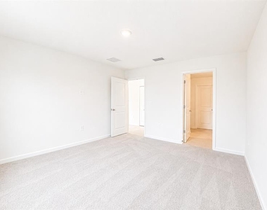 5153 Green Belt Drive - Photo Thumbnail 13