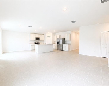 5153 Green Belt Drive - Photo Thumbnail 8