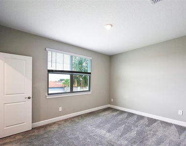 3806 Savanna Palms Court - Photo Thumbnail 20