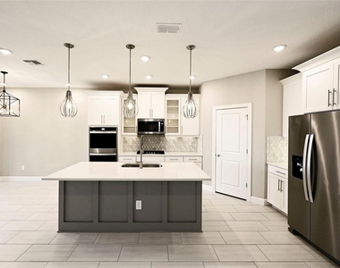 3806 Savanna Palms Court - Photo Thumbnail 6