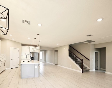 3806 Savanna Palms Court - Photo Thumbnail 37