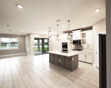 3806 Savanna Palms Court - Photo Thumbnail 5