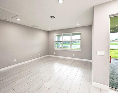 3806 Savanna Palms Court - Photo Thumbnail 11
