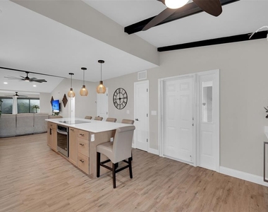 15761 Windward Way Circle - Photo Thumbnail 8